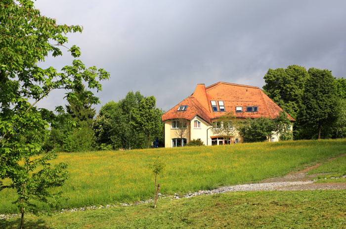 slideshow-Fenster „Impressionen zum Haus Ita Wegmann der Siedlung Bühel“ anzeigen ...